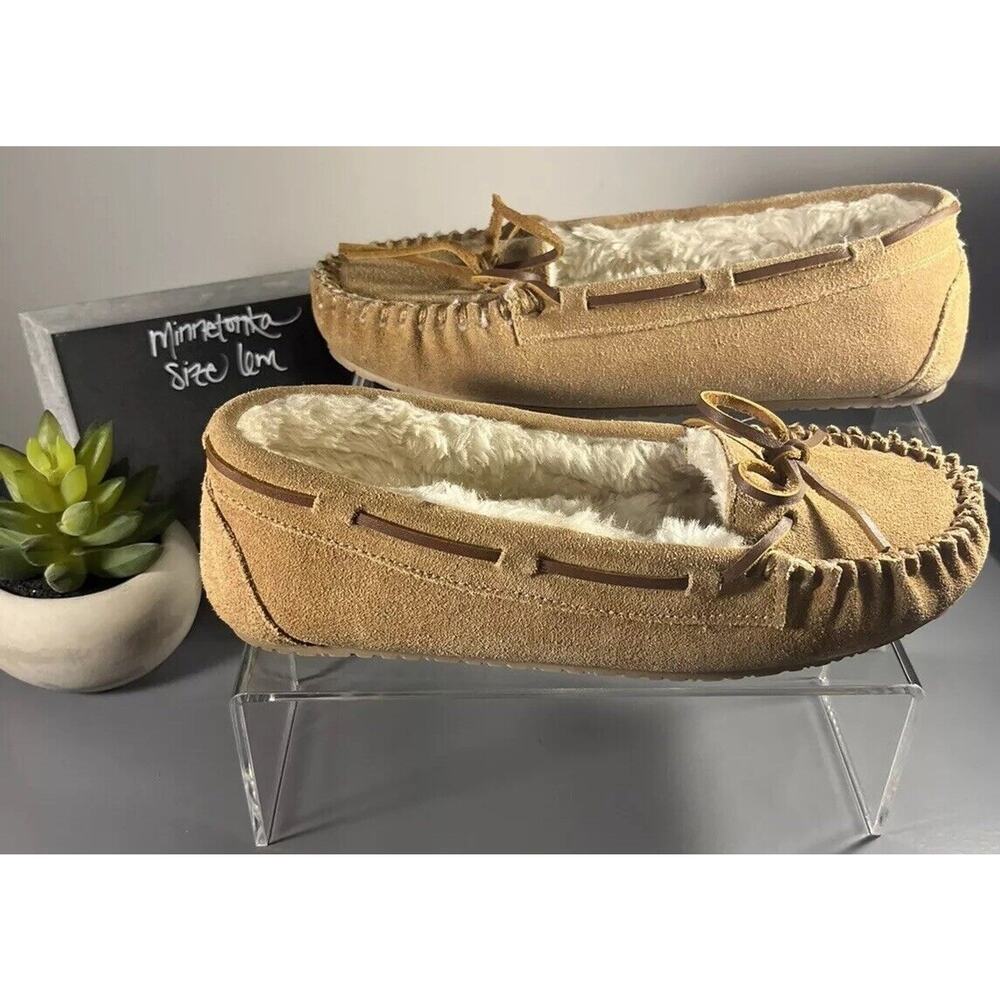 Women's Comfort/Casual Shoes Minnetonka Moccasin/slippers Size 6m Tan/Brown